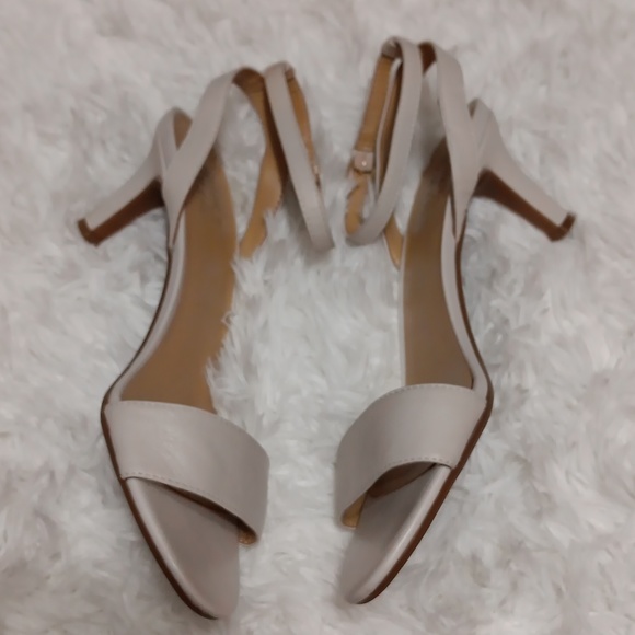 Heels By Naturalizer Size 10M - Picture 9 of 16